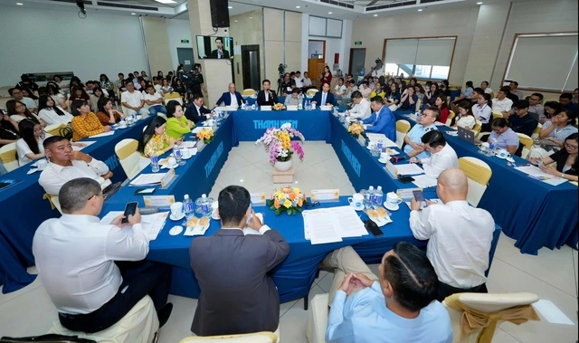 Live
Công ty Nhựa Bình Minh: Cuộc chiến chống hàng giả khiến doanh nghiệp mệt mỏi - Ảnh 1