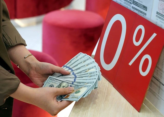 Giá USD hôm nay 16.5.2026: Ngân hàng bán cao kịch trần - Ảnh 1