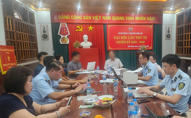 Vi phạm quy định dự trữ xăng dầu, 2 doanh nghiệp bị phạt 320 triệu đồng - Ảnh 1