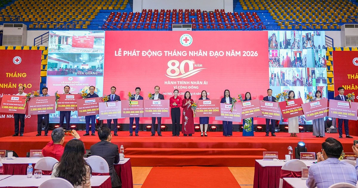 EximBank trao tặng 10 tỉ đồng hưởng ứng Tháng Nhân đạo năm 2026