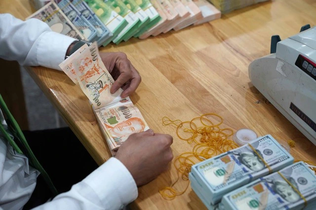 Giá USD hôm nay 17.5.2026: Tăng suốt tuần đẩy bảng Anh, yen Nhật giảm sâu - Ảnh 1