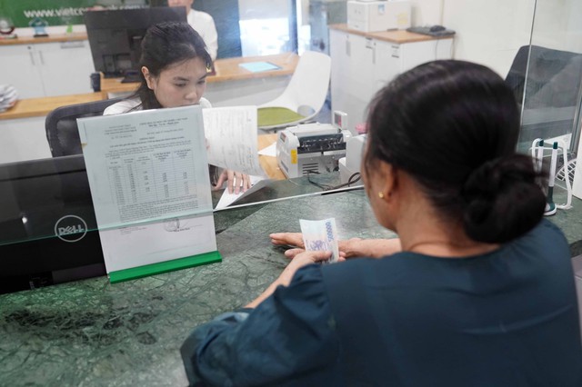 Khi nào chuyển khoản, thanh toán sẽ bị ngân hàng thu phí? - Ảnh 1