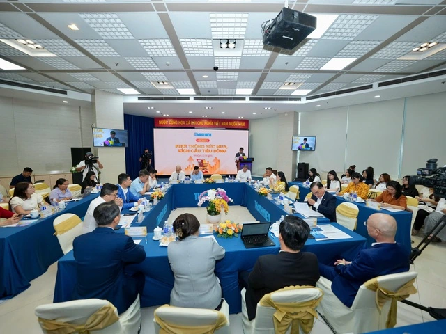 Live
Tiêu dùng phải là 'bệ đỡ' cho nền kinh tế tăng trưởng cao - Ảnh 1