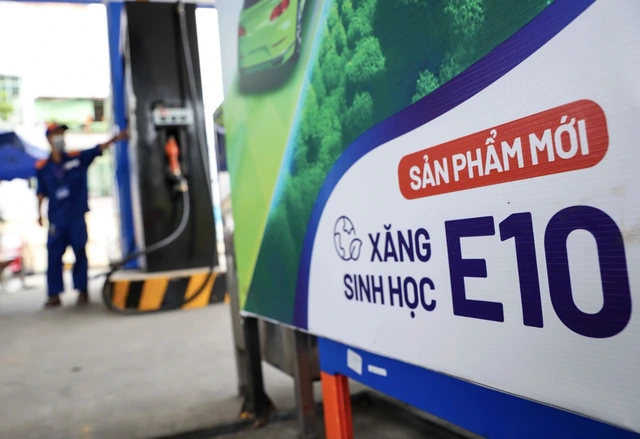 Bộ Công thương đề xuất điều chỉnh thuế để hạ giá xăng E10 - Ảnh 1