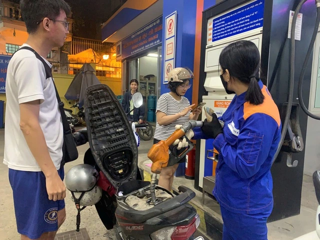 Giá xăng dầu mới nhất, áp dụng từ 15 giờ hôm nay 21.5 - Ảnh 1