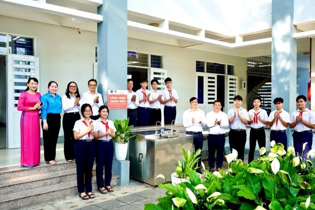 Công ty EPS bàn giao công trình thanh niên 'Nước sạch cho em' - Ảnh 1