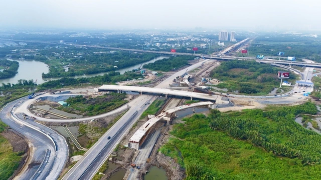 Nguy cơ lỡ tiến độ Vành đai 3 TP.HCM - Ảnh 1