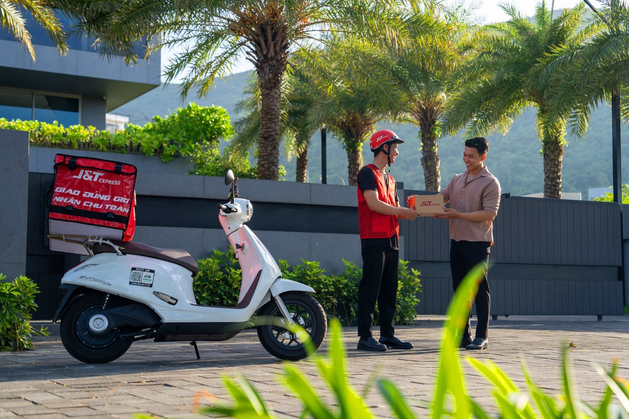Về quê nghỉ hè, sinh viên 'săn' thêm ưu đãi gửi hàng - Ảnh 3