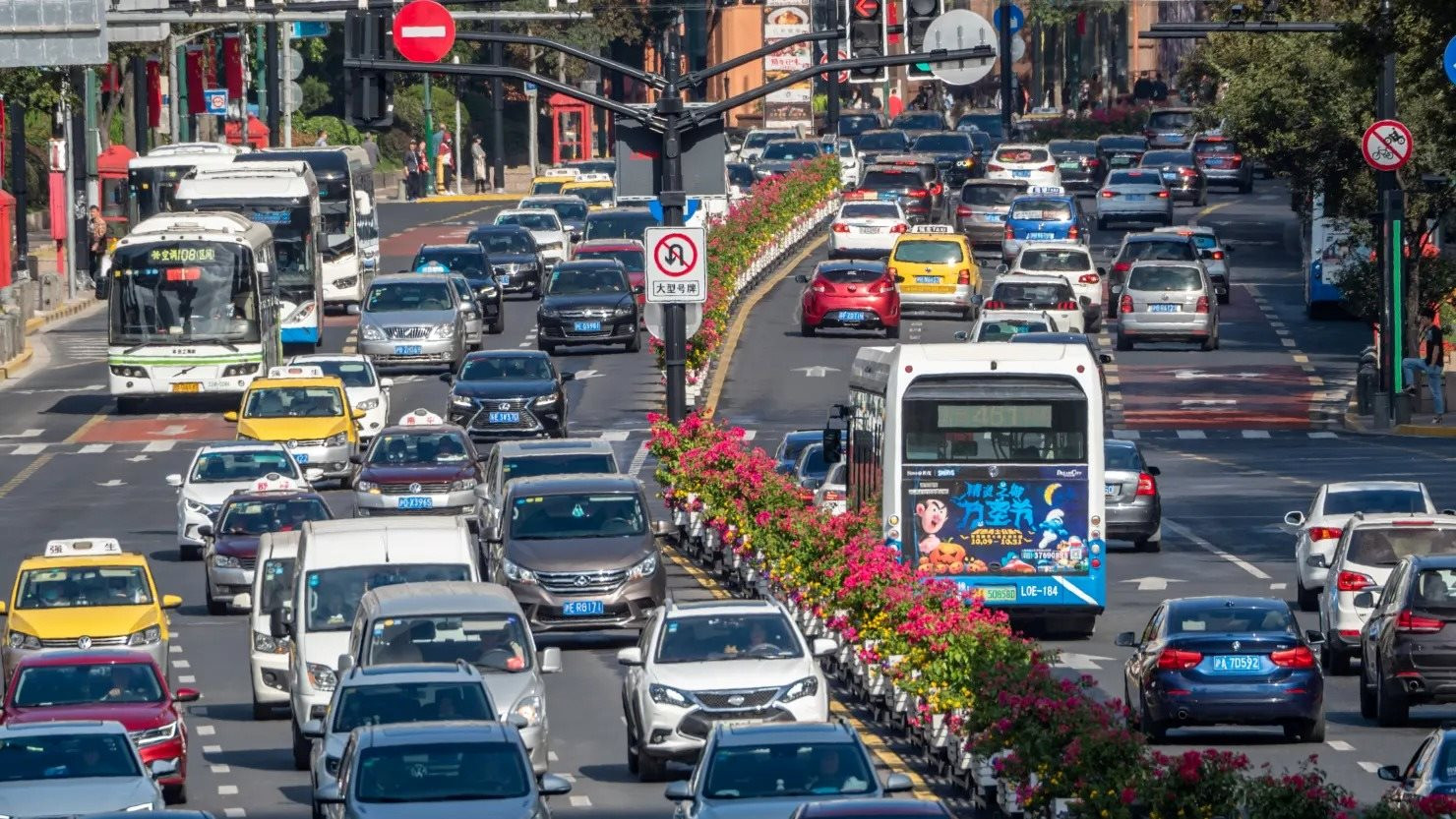 44 triệu xe điện được nuông chiều quá lâu, Trung Quốc "thấm đòn"? - Ảnh 1