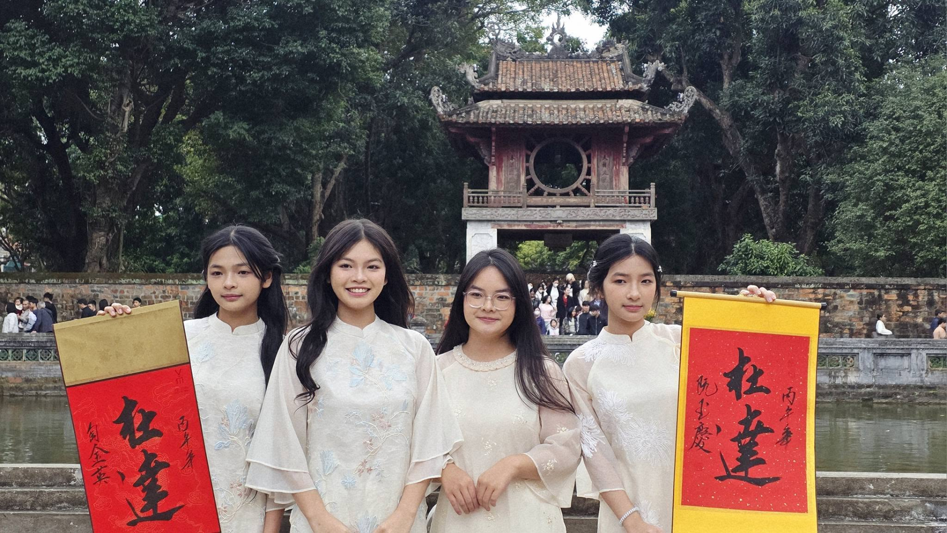 Việt Nam có 1 địa điểm lâu đời hơn cả tháp Eiffel: Đích thân Tổng thống Pháp đến thăm, năm nào cũng có hàng nghìn người kéo đến cầu nguyện - Ảnh 11