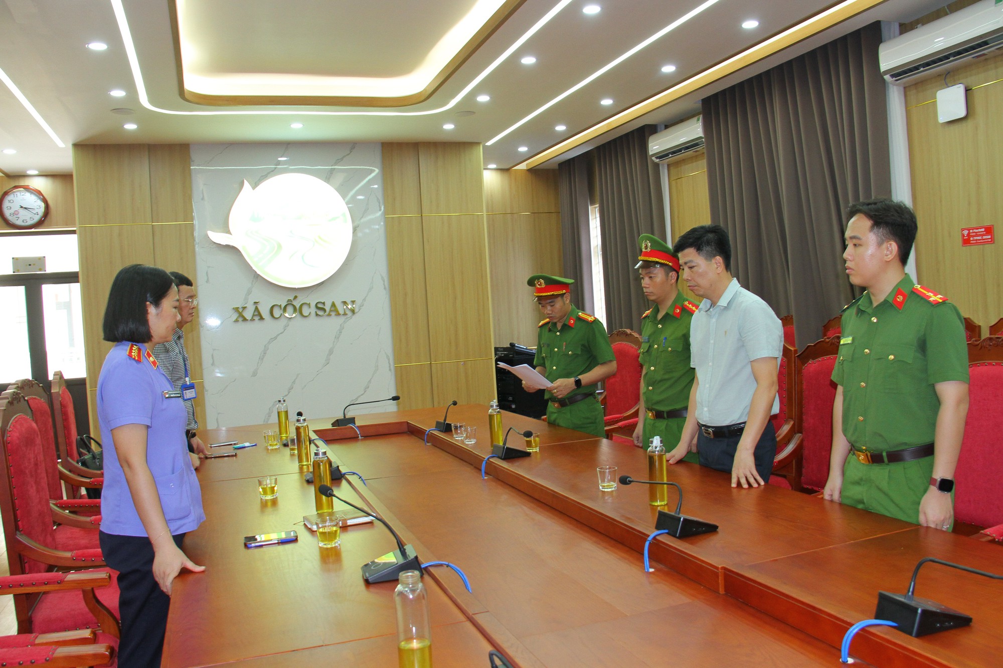Khởi tố, bắt tạm giam Phó Chủ tịch UBND xã, Hiệu trưởng, Giám đốc doanh nghiệp... - Ảnh 3