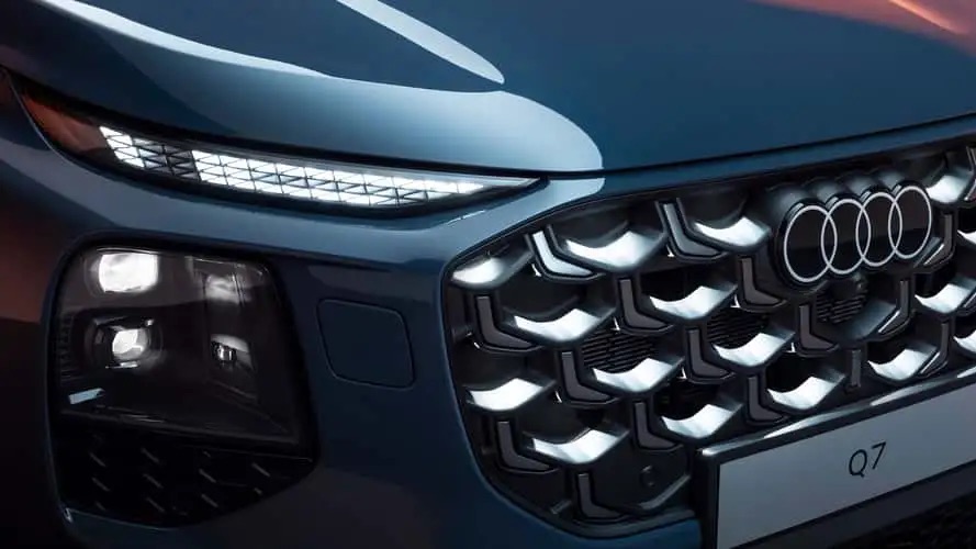 Audi Q7 thế hệ mới ra mắt: Thiết kế lột xác, thêm công nghệ đèn ma trận, có bản gần 600 mã lực mạnh nhất từ trước đến nay - Ảnh 2