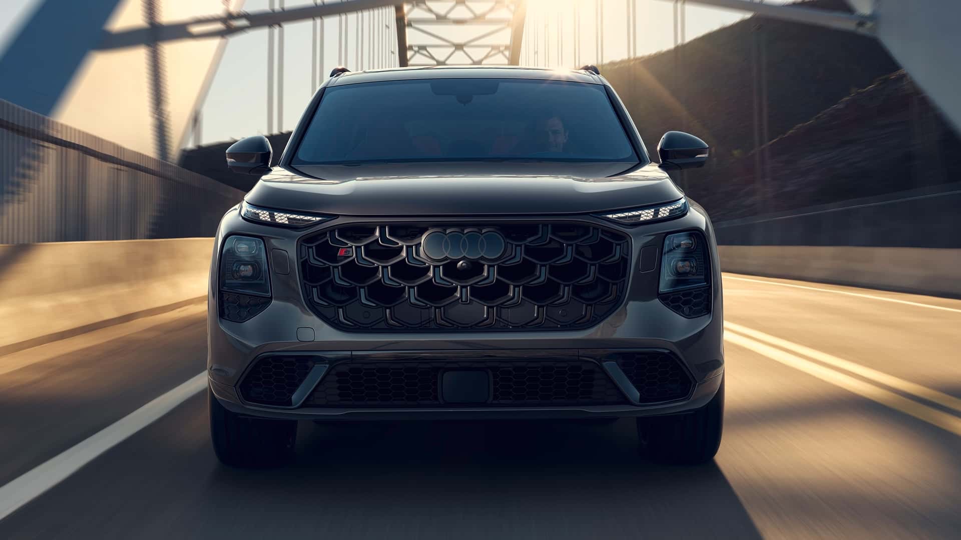 Audi Q7 thế hệ mới ra mắt: Thiết kế lột xác, thêm công nghệ đèn ma trận, có bản gần 600 mã lực mạnh nhất từ trước đến nay - Ảnh 10