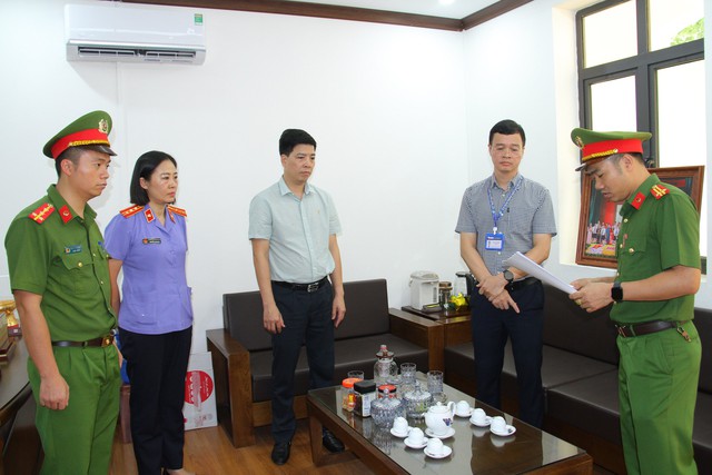 Khởi tố, bắt tạm giam Phó Chủ tịch UBND xã, Hiệu trưởng, Giám đốc doanh nghiệp... - Ảnh 2