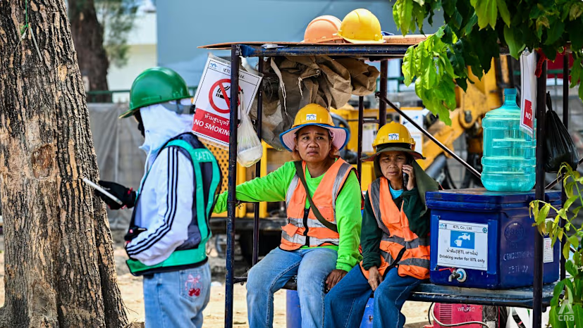 Thủ đô của Thái Lan chìm trong nắng nóng chạm ngưỡng 51,9°C - Ảnh 1