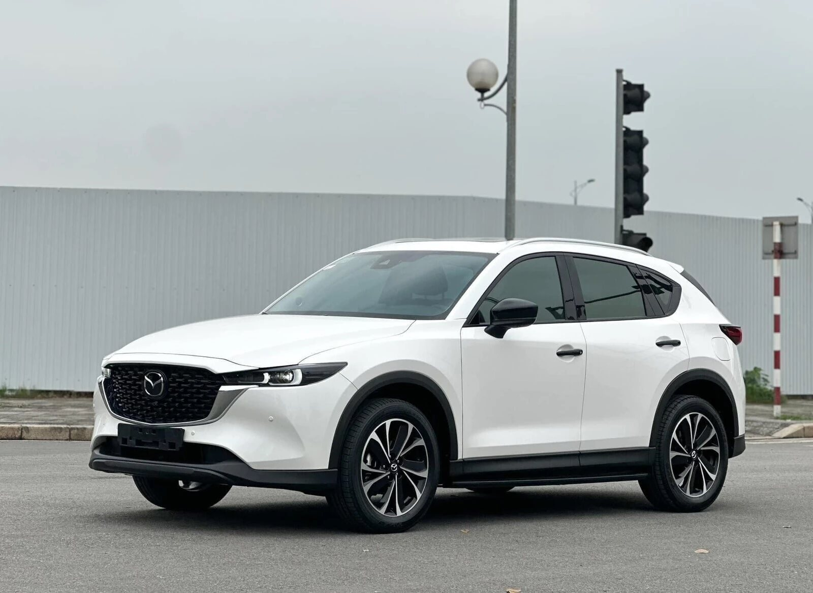 Giá Mazda CX-5 chạm đáy - Ảnh 1