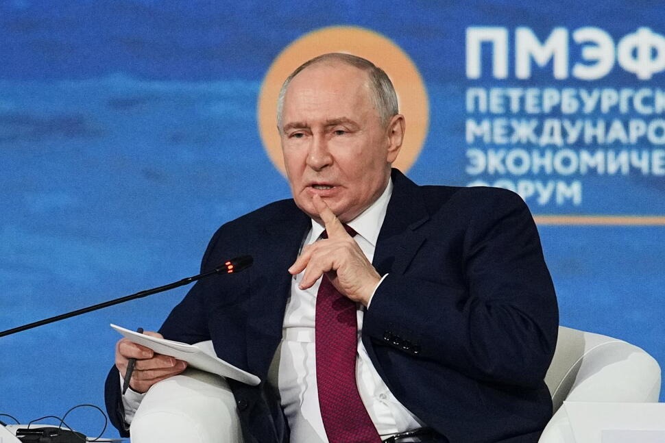 Sau loạt đòn tập kích xuyên sâu, ông Putin thừa nhận Ukraine ngang sức, báo động thách thức mới với Nga - Ảnh 1