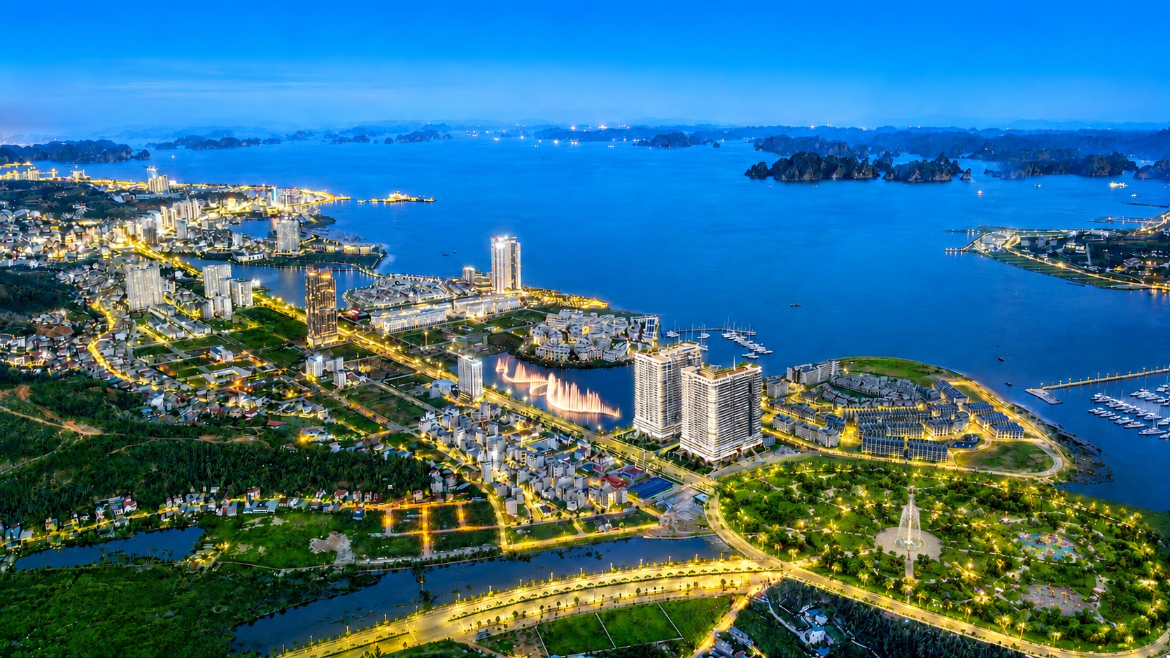 Bức tranh sôi động của tỉnh tăng trưởng nhanh nhất cả nước: Sắp lên thành phố trực thuộc trung ương, Vingroup đổ 18 tỷ USD làm đại đô thị, Sun Group, Bim Group, CEO đều có mặt - Ảnh 4