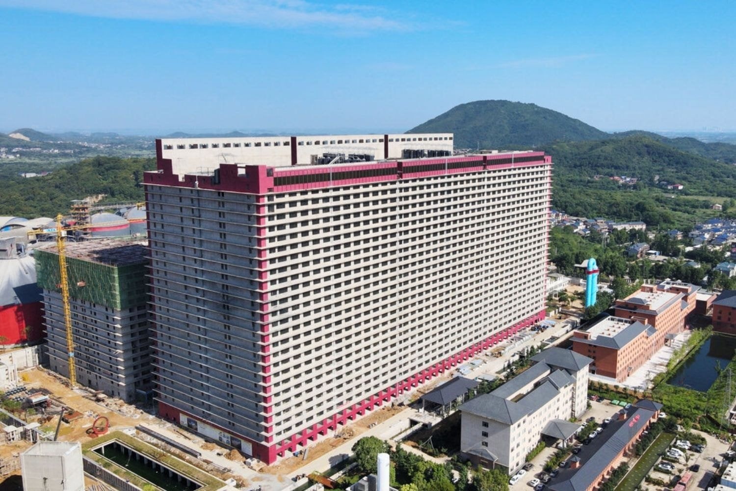 Đại gia chăn nuôi lập 4 công ty con vốn 810 tỷ đồng tại Hà Nội, hé lộ kế hoạch làm loạt “chung cư” đặc biệt - Ảnh 1