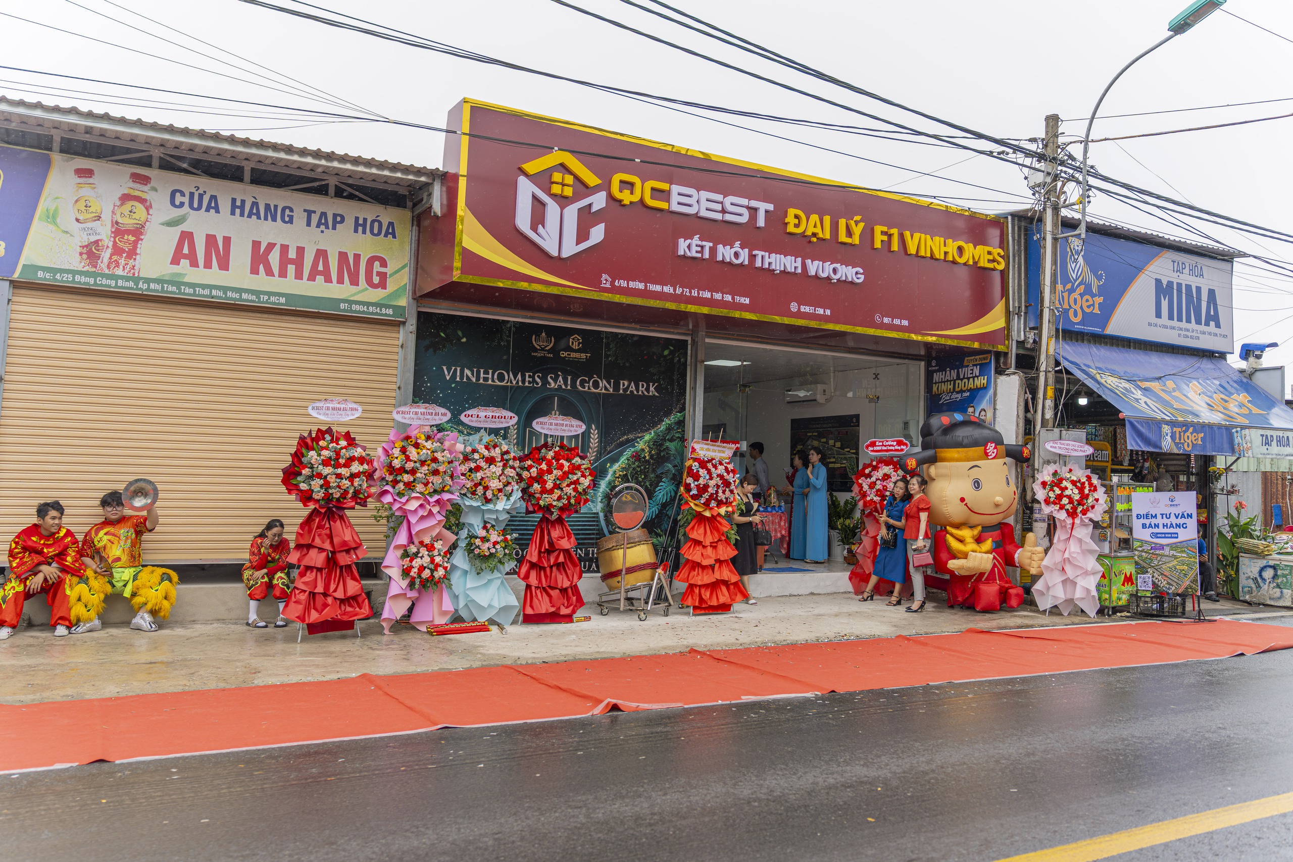 Môi giới đổ về khu Tây Bắc TP.HCM, liên tục khai trương văn phòng mới, nhộn nhịp tư vấn khách quanh siêu dự án lớn chưa từng tại Hóc Môn - Ảnh 5