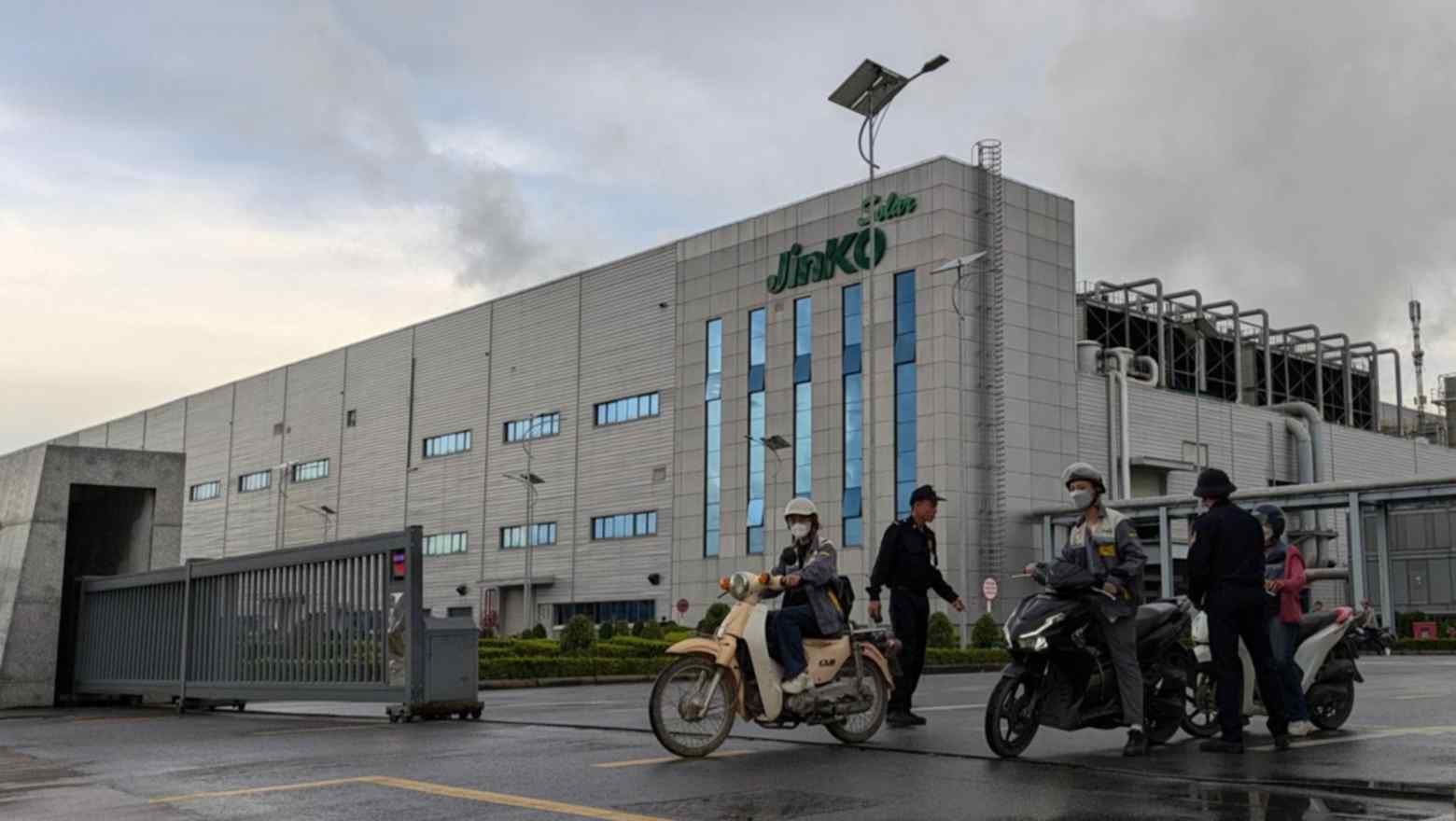 Phát hiện một nghịch lý hiếm thấy tại Trung Quốc: Ngành công nghiệp từng được xem là 'gà đẻ trứng vàng' nay lỗ hàng tỷ USD chỉ vì quá thành công - Ảnh 2