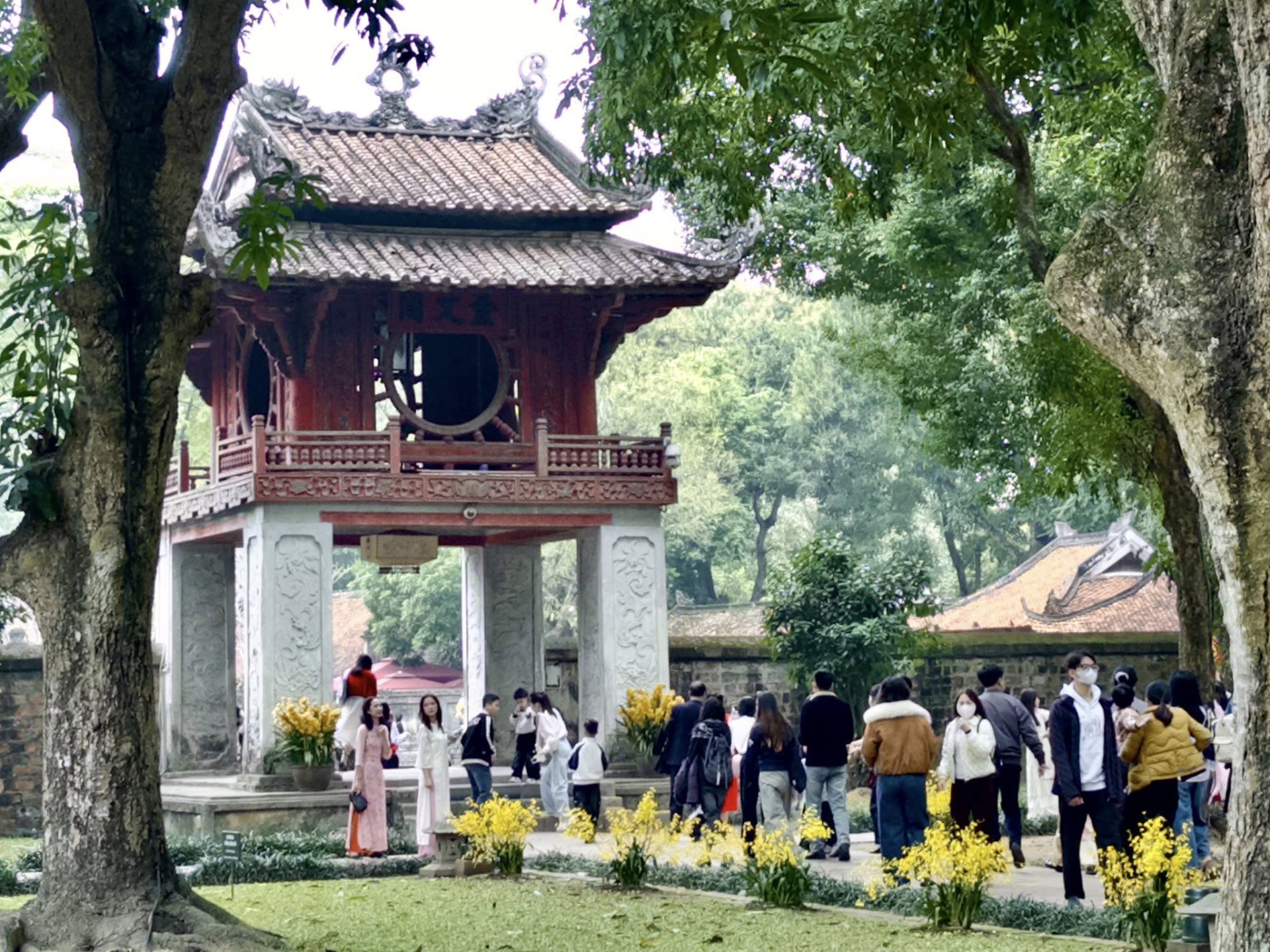 Việt Nam có 1 địa điểm lâu đời hơn cả tháp Eiffel: Đích thân Tổng thống Pháp đến thăm, năm nào cũng có hàng nghìn người kéo đến cầu nguyện - Ảnh 8