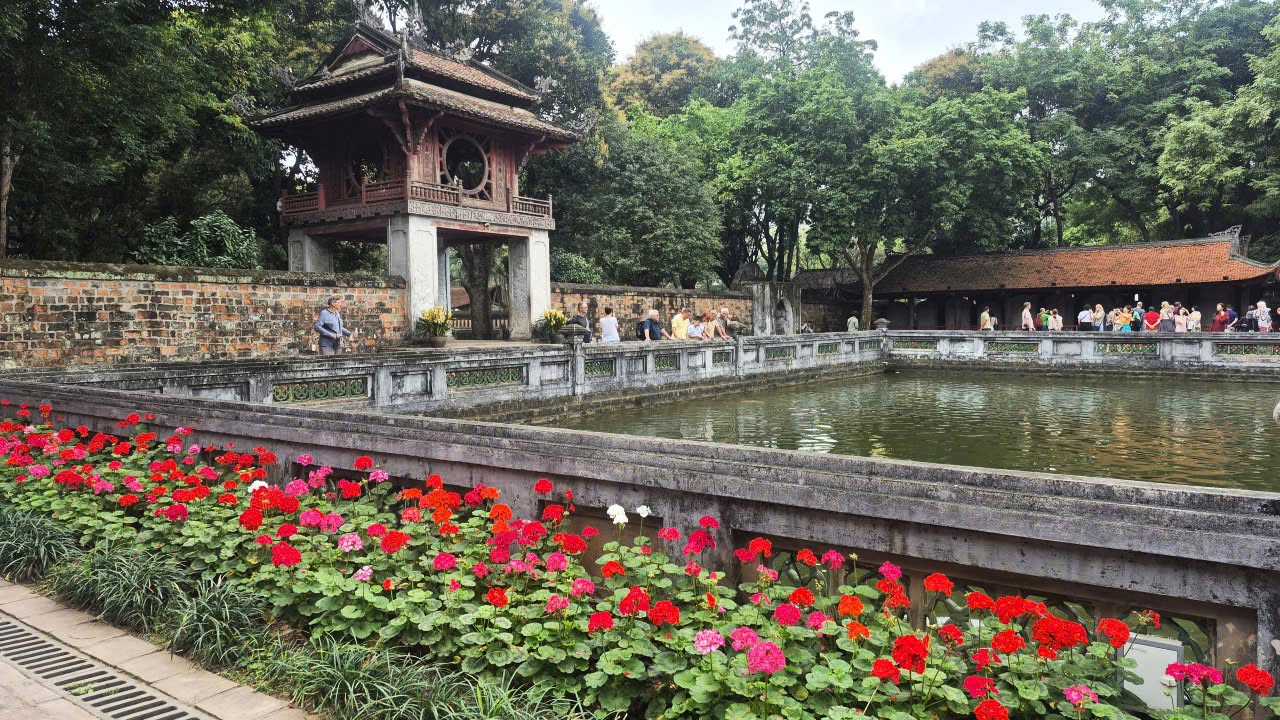 Việt Nam có 1 địa điểm lâu đời hơn cả tháp Eiffel: Đích thân Tổng thống Pháp đến thăm, năm nào cũng có hàng nghìn người kéo đến cầu nguyện - Ảnh 7