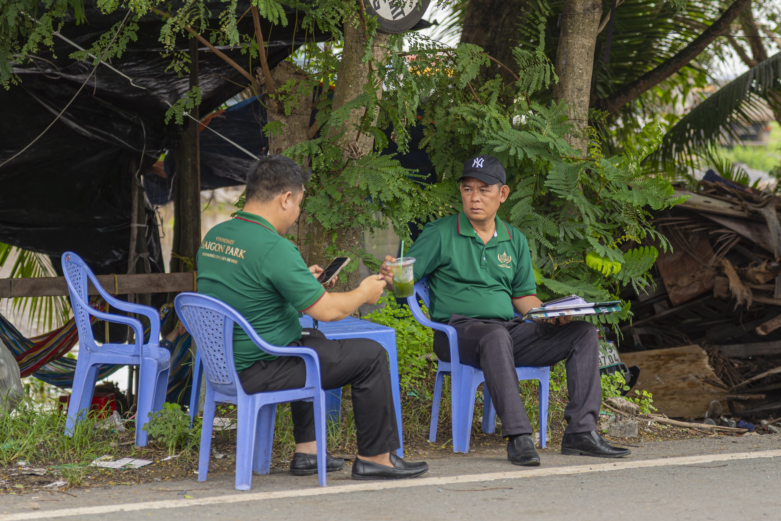 Môi giới đổ về khu Tây Bắc TP.HCM, liên tục khai trương văn phòng mới, nhộn nhịp tư vấn khách quanh siêu dự án lớn chưa từng tại Hóc Môn - Ảnh 6
