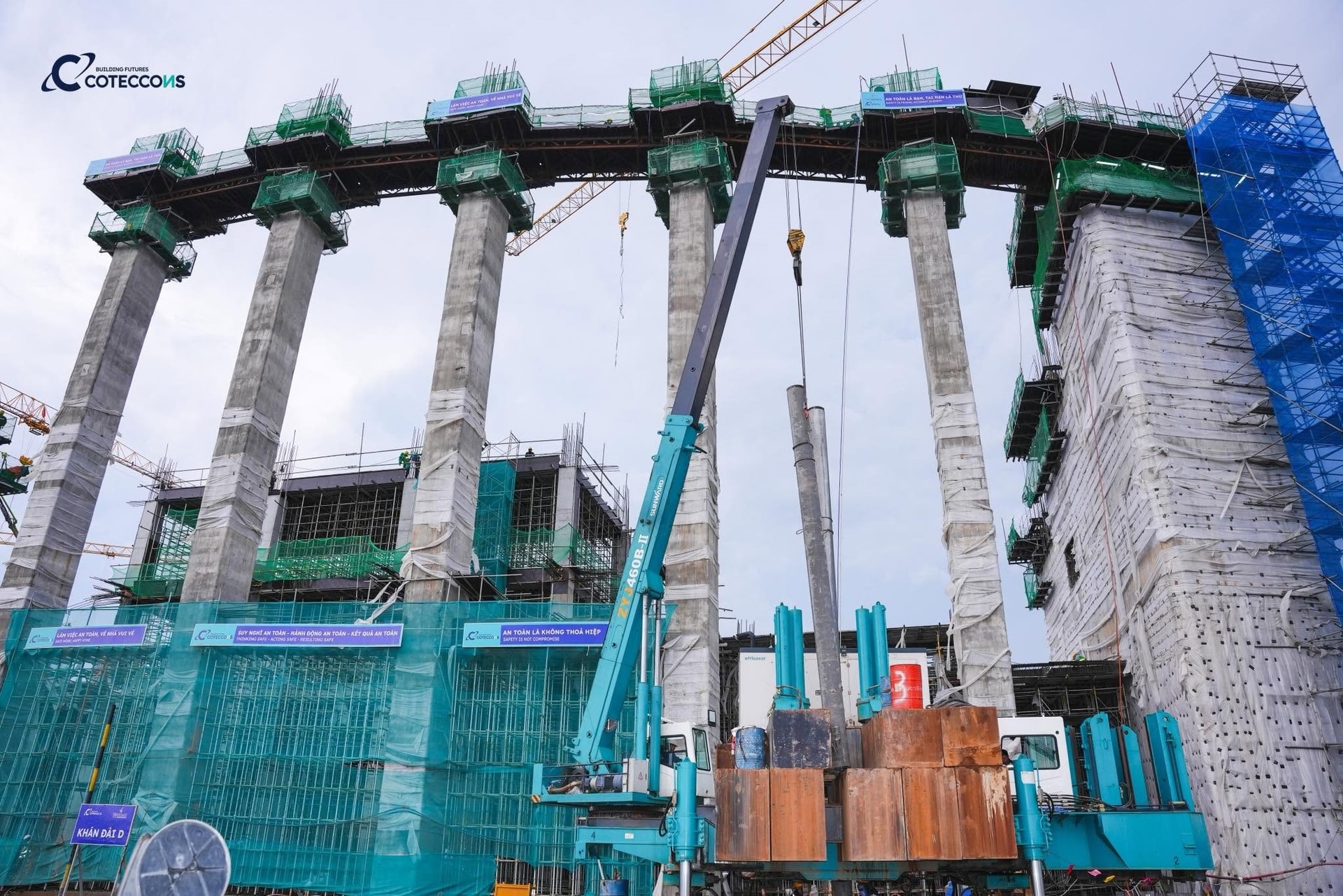 Lộ diện tiến độ siêu sân vận động lớn thứ 2 Việt Nam tại Hưng Yên: Hạ tầng vượt chuẩn FIFA, sở hữu công nghệ chưa từng có tại Việt Nam - Ảnh 3