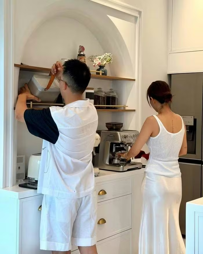 Nam nghệ sĩ lấy vợ là con gái đại gia miền Tây: Bỏ penthouse thành phố về ngoại ô xây biệt thự 500m², chill quên lối về - Ảnh 8