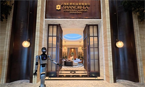 Phát hiện khách sạn đầu tiên trên thế giới không cần nhân viên, mọi dịch vụ đều do robot đảm nhiệm - Ảnh 1