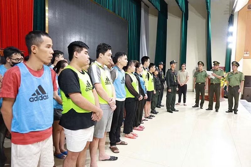 Đột kích "công ty tài chính" ở Lào, lộ đường dây cờ bạc 4.000 tỉ đồng, tiền chảy về Trung Quốc - Ảnh 1