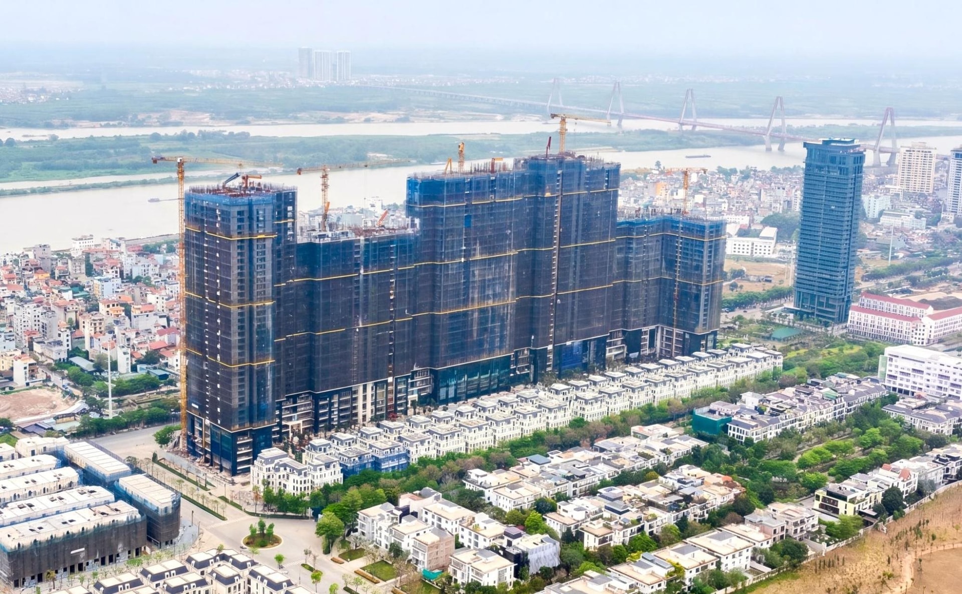 Dự án hàng hiệu Noble Crystal Tay Ho WorldHotels Residences tăng tốc về đích, dự kiến bàn giao từ Quý 1/2027 - Ảnh 1
