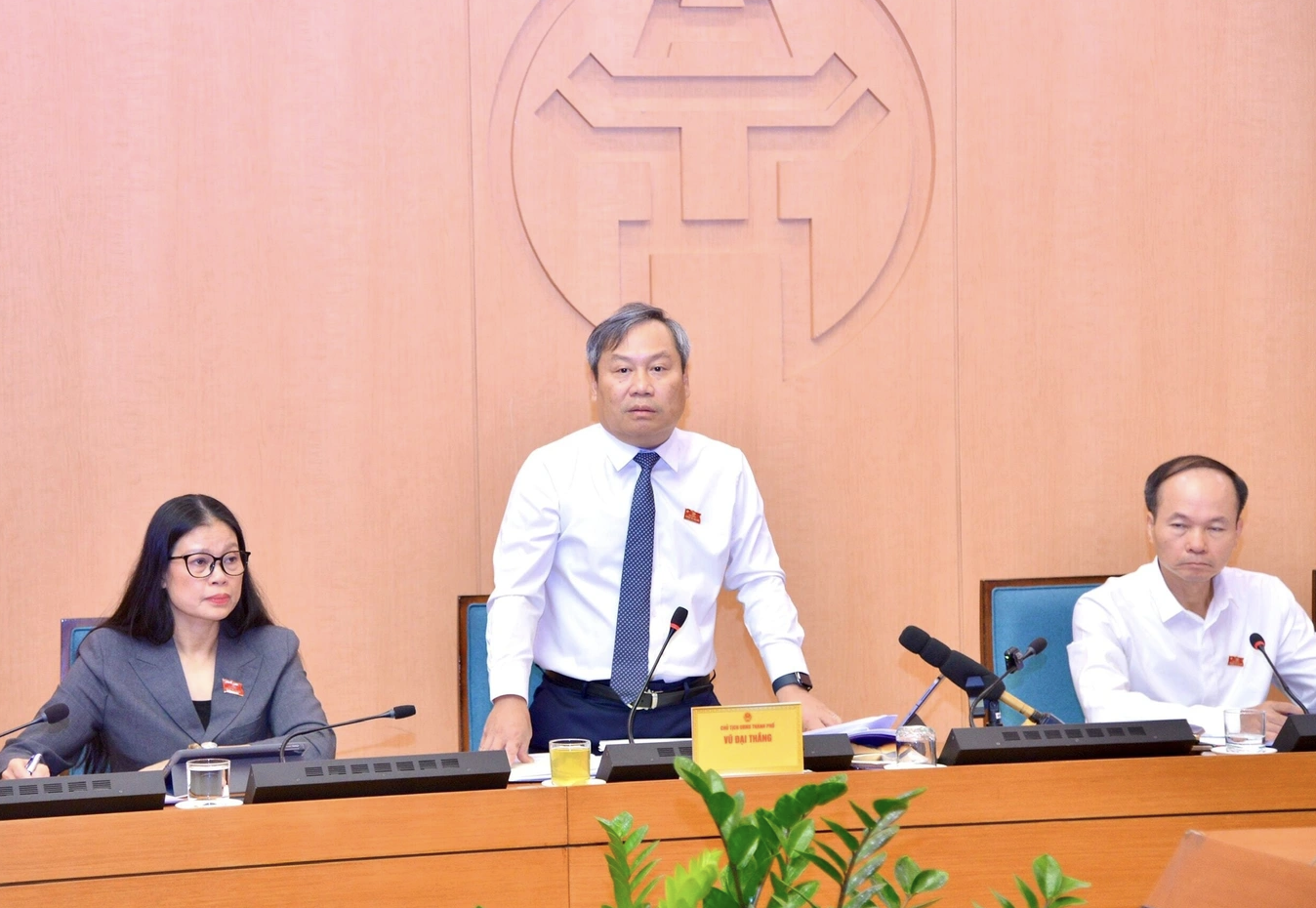 Chủ tịch UBND TP Hà Nội: Luật Thủ đô mới sẽ gỡ nhiều vướng mắc đất đai tồn đọng - Ảnh 1