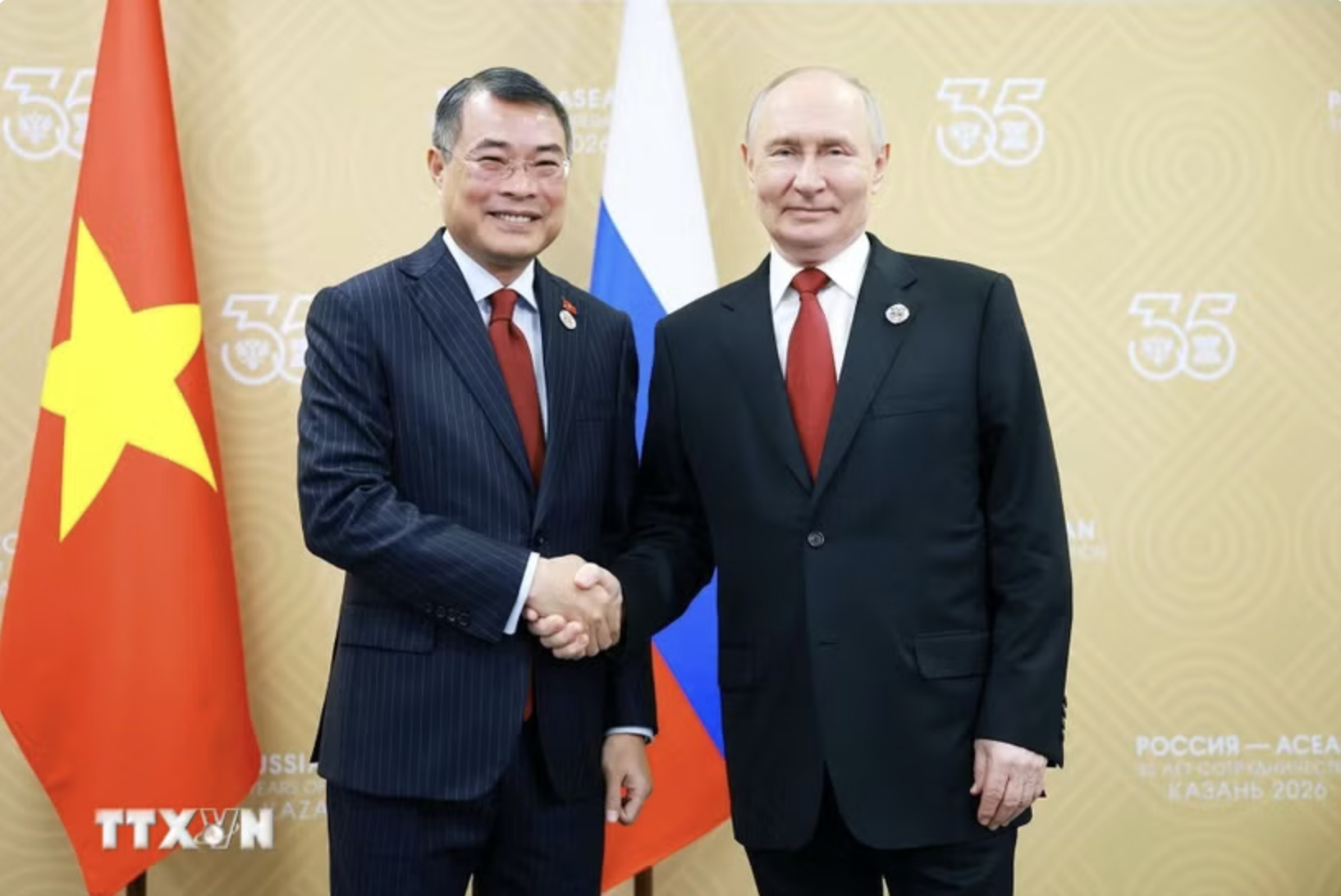 Thủ tướng Lê Minh Hưng gặp Tổng thống Putin: Sớm triển khai Nhà máy điện hạt nhân Ninh Thuận 1 - Ảnh 1