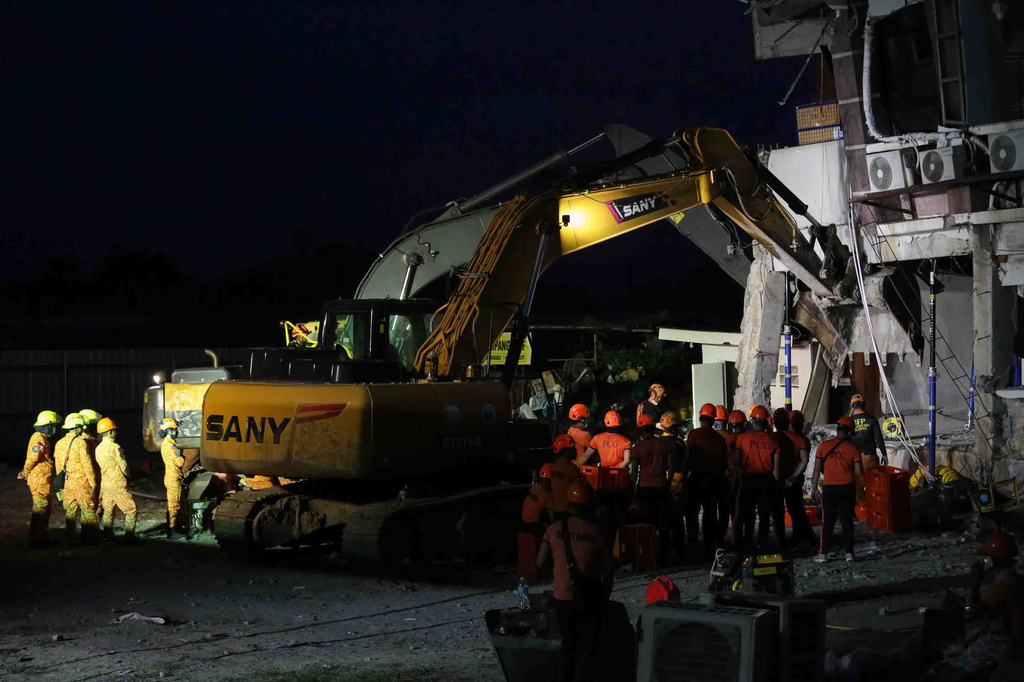 Trận động đất mạnh tại Philippines: Tìm thấy 53 thi thể nạn nhân - Ảnh 3