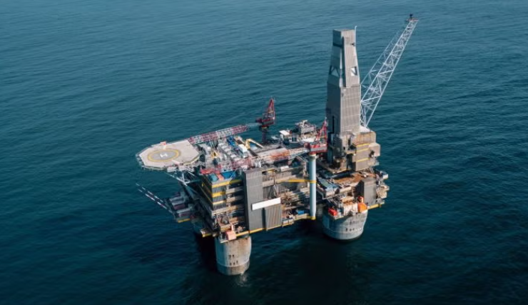 Khoan thăm dò xuống đáy biển, phát hiện cột hydrocarbon dày 160 mét, trữ lượng 100 triệu thùng tài nguyên - Ảnh 1