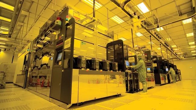 Sếp hãng bán dẫn cảnh báo: Thị trường SSD bán lẻ gần như bị bóp nghẹt, AI hút sạch nguồn cung chip - Ảnh 3