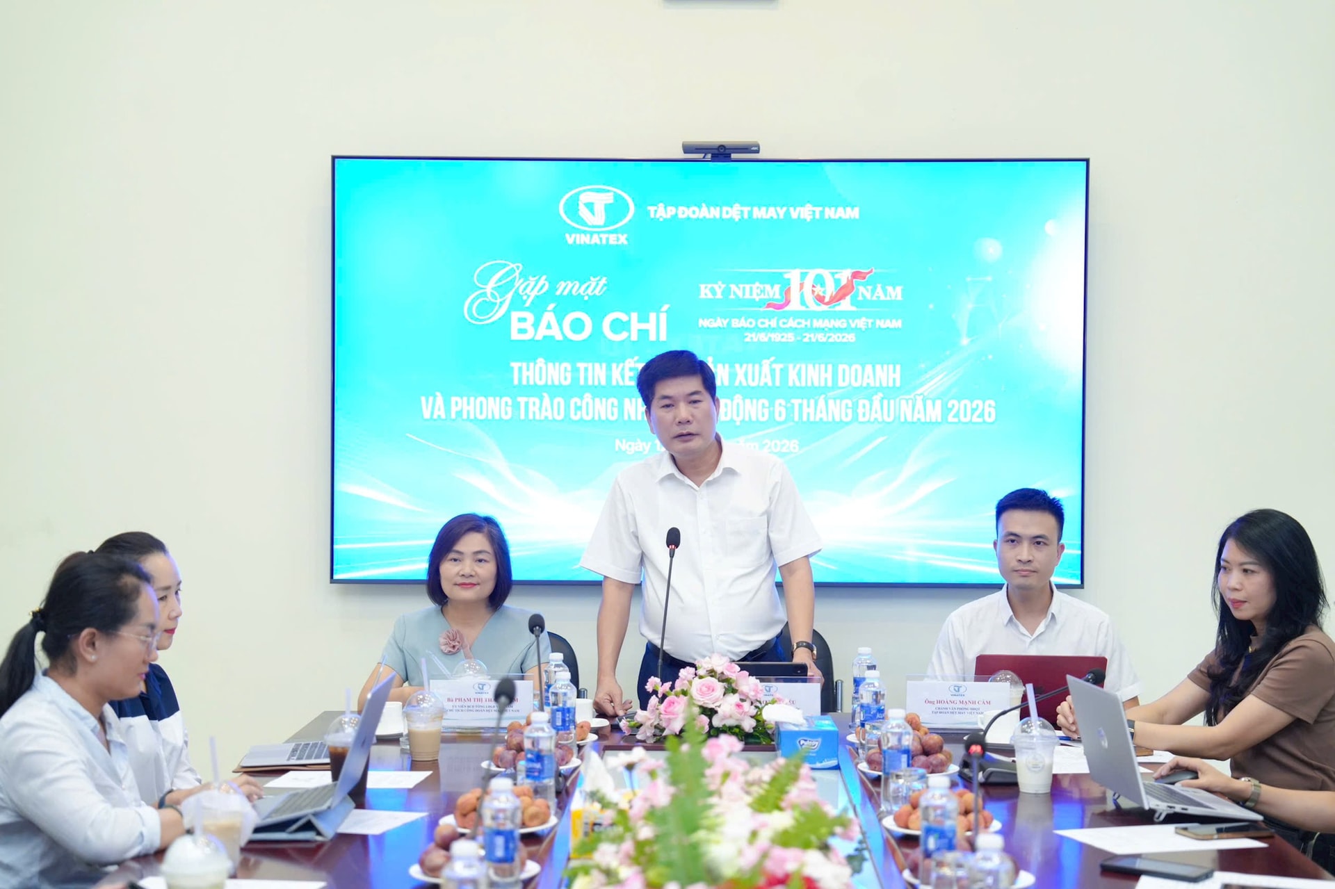 Ngành dệt may vượt thách thức nửa cuối năm - Ảnh 2