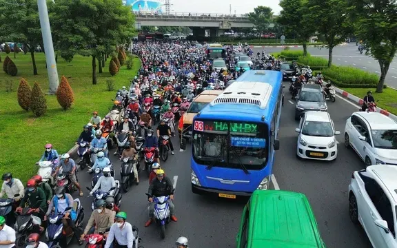 TP.HCM đặt mục chuyển đổi 100% xe buýt sang xe điện vào đầu năm 2027 - Ảnh 5