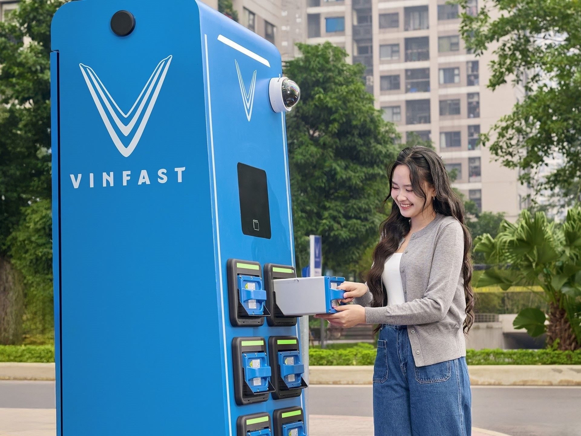 Vingroup của tỷ phú Phạm Nhật Vượng muốn thuê bề mặt 4 hồ nước để đầu tư điện mặt trời nổi - Ảnh 4