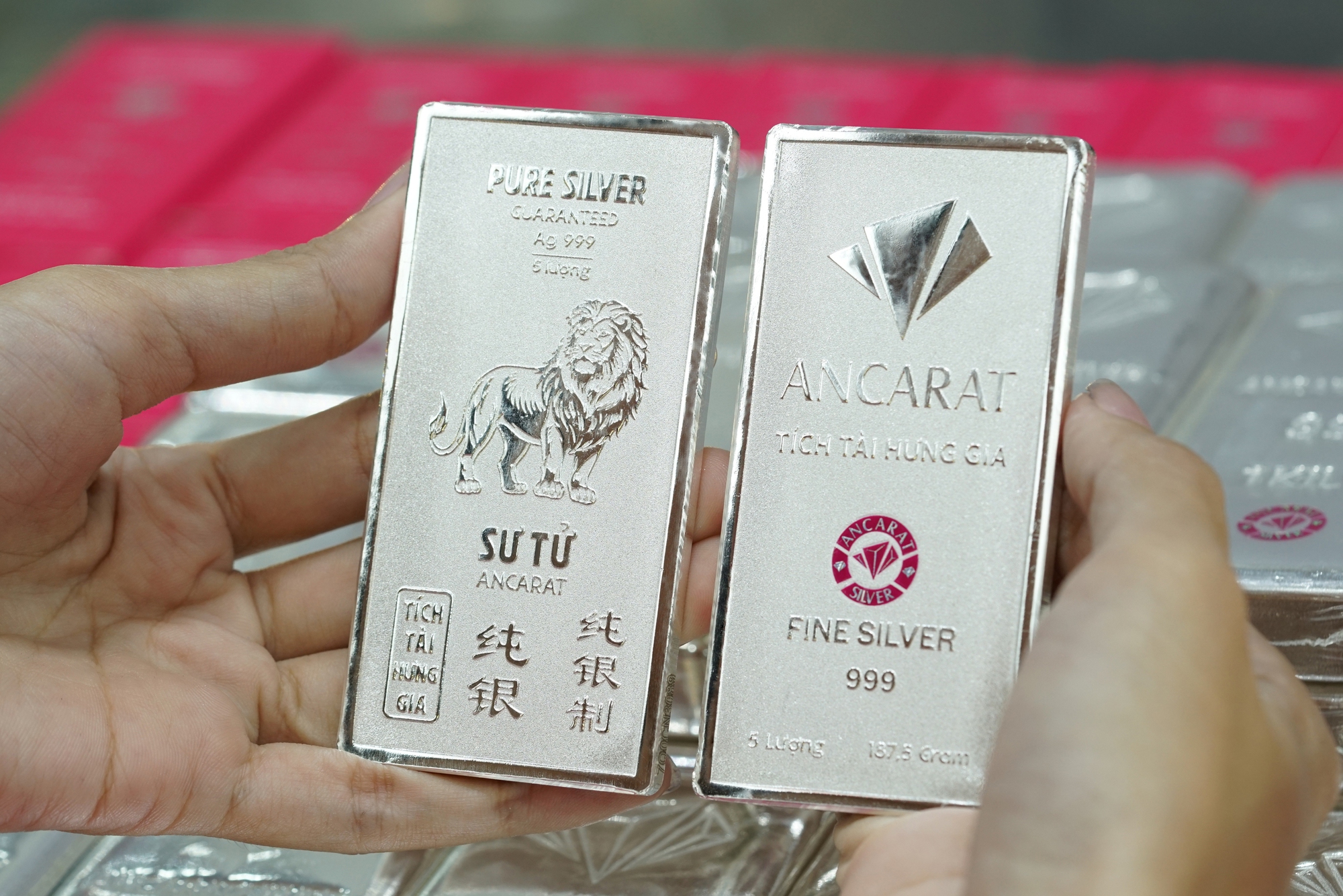 Tối 1-6, giá vàng giảm rất nhanh, bạc lại gây bất ngờ - Ảnh 2