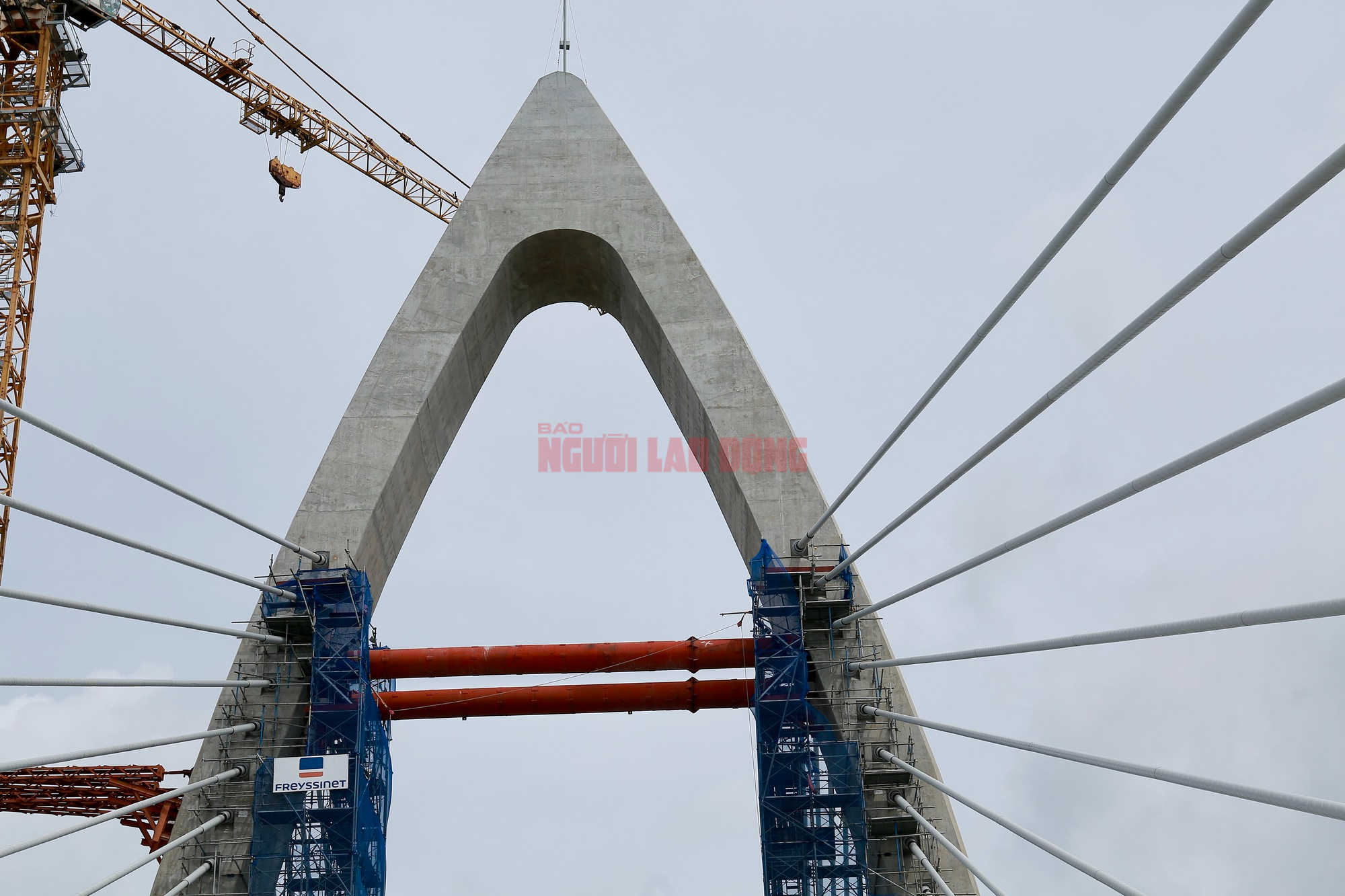 Cận cảnh cầu Phước An trước ngày hợp long - Ảnh 9