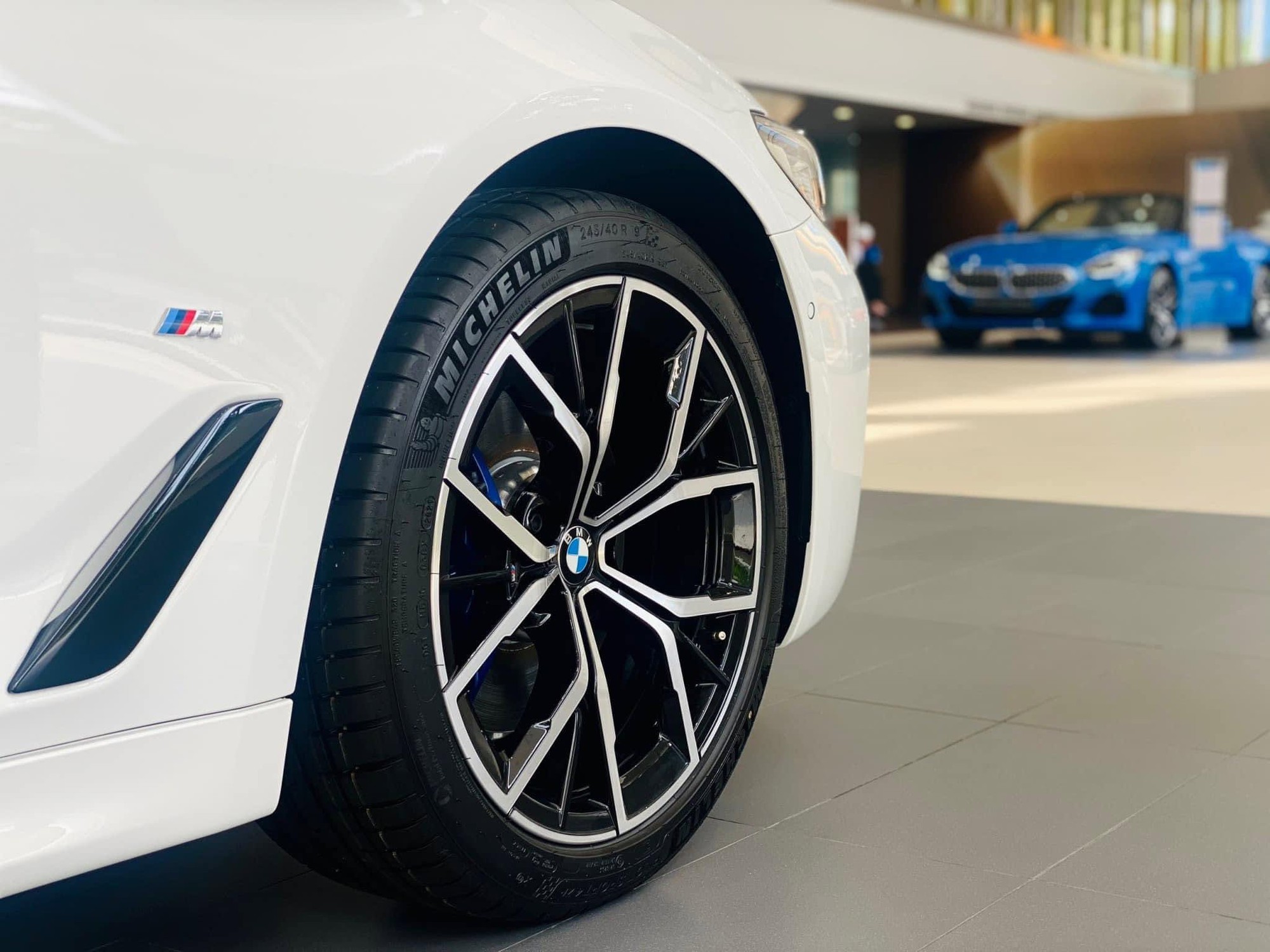 BMW 5 Series dọn kho giảm giá mạnh tại đại lý: Bản 'full' dưới 2 tỷ đồng, rẻ hơn ban đầu 1,3 tỷ nhưng phải đánh đổi một đời - Ảnh 6