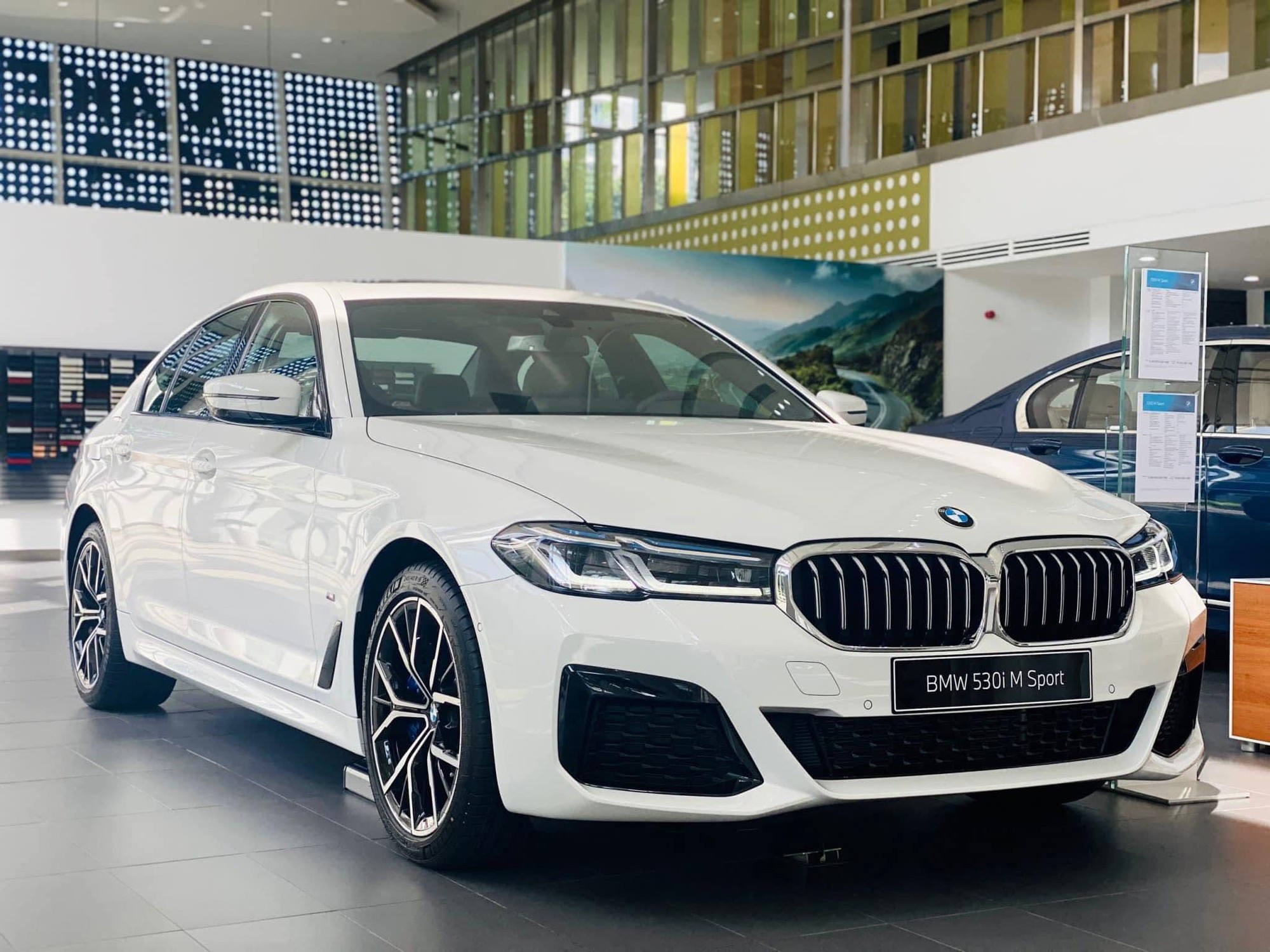 BMW 5 Series dọn kho giảm giá mạnh tại đại lý: Bản 'full' dưới 2 tỷ đồng, rẻ hơn ban đầu 1,3 tỷ nhưng phải đánh đổi một đời - Ảnh 2