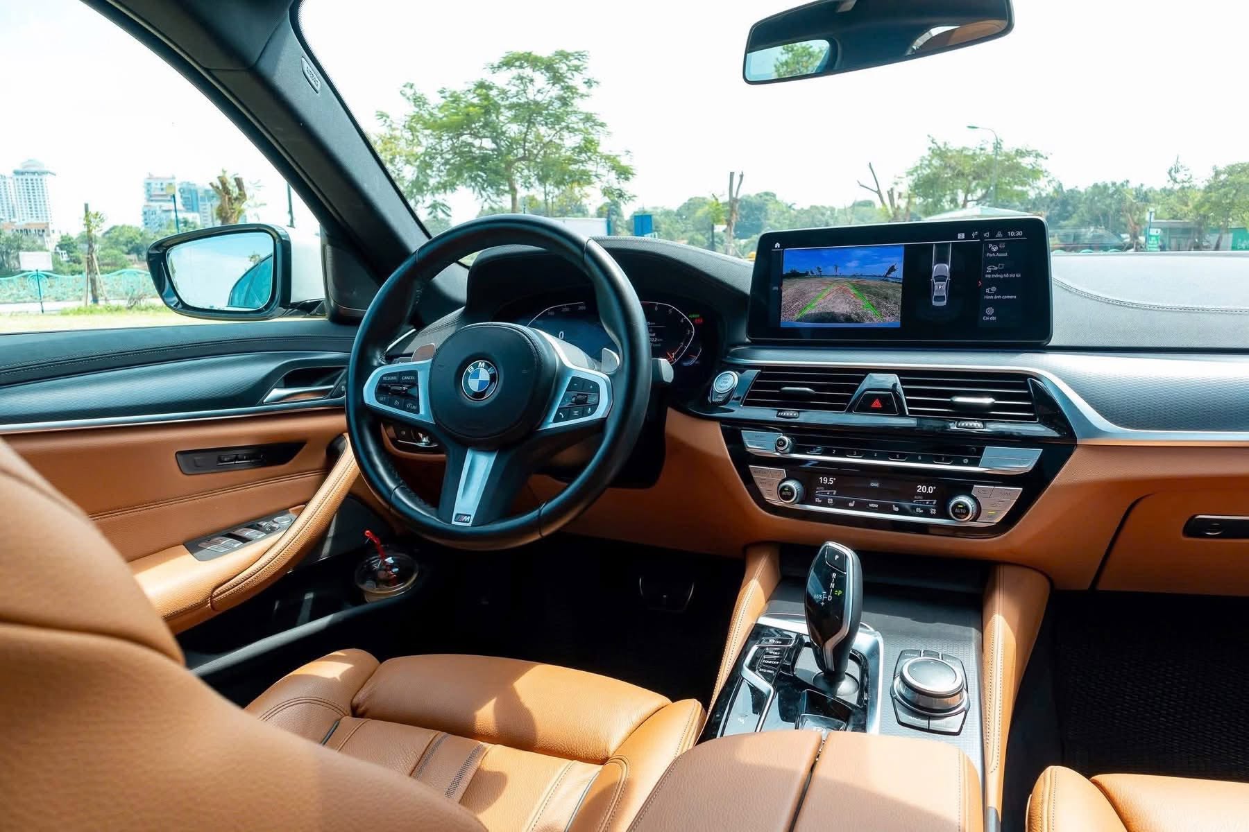 BMW 5 Series dọn kho giảm giá mạnh tại đại lý: Bản 'full' dưới 2 tỷ đồng, rẻ hơn ban đầu 1,3 tỷ nhưng phải đánh đổi một đời - Ảnh 7