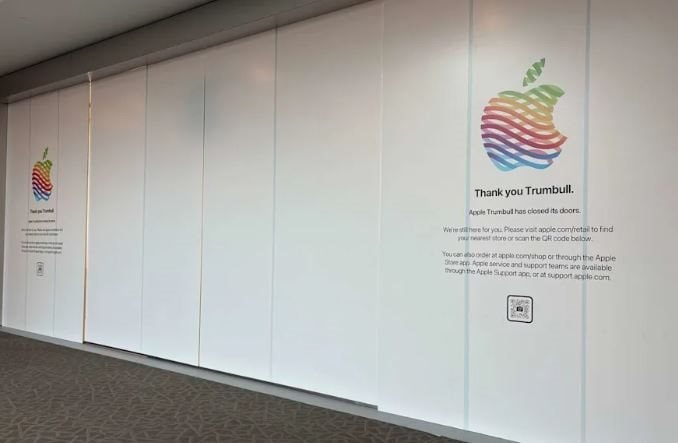 Apple đóng 3 cửa hàng tại các trung tâm thương mại chỉ trong 1 ngày: Chuyện gì đây? - Ảnh 1