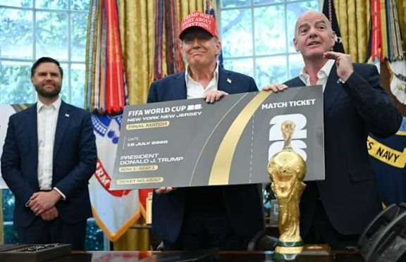 Cỗ máy kiếm tiền 13 tỷ USD đầy tranh cãi của FIFA - Ảnh 3