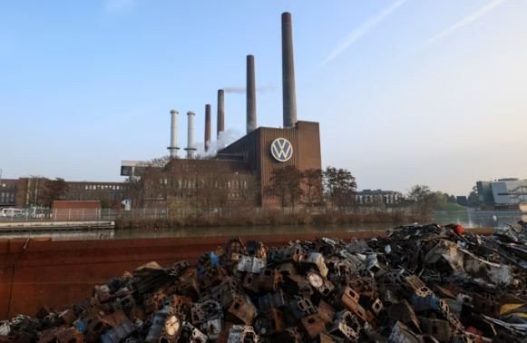 Nước Đức lao đao vì làn sóng xe điện Trung Quốc: Loạt đại gia ô tô phải sa thải hàng trăm nghìn nhân viên, vị thế công xưởng đắt đỏ nguy cơ bay màu - Ảnh 1