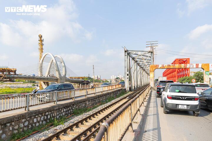 Cận cảnh cây cầu hơn 120 tuổi ở Hà Nội sẽ bị phá dỡ vào tháng 9 - Ảnh 6